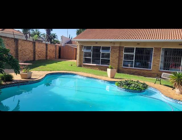 4 BEDROOM HOUSE FOR SALE IN GLENVISTA